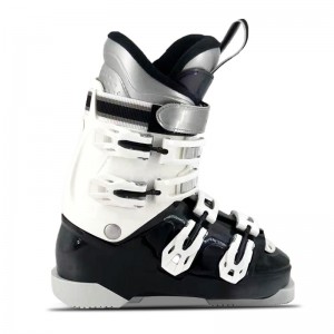 Buty narciarskie z czterema klamrami
